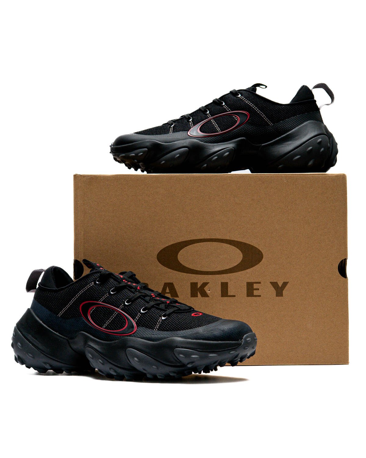oakley-edge-flex-blackout-